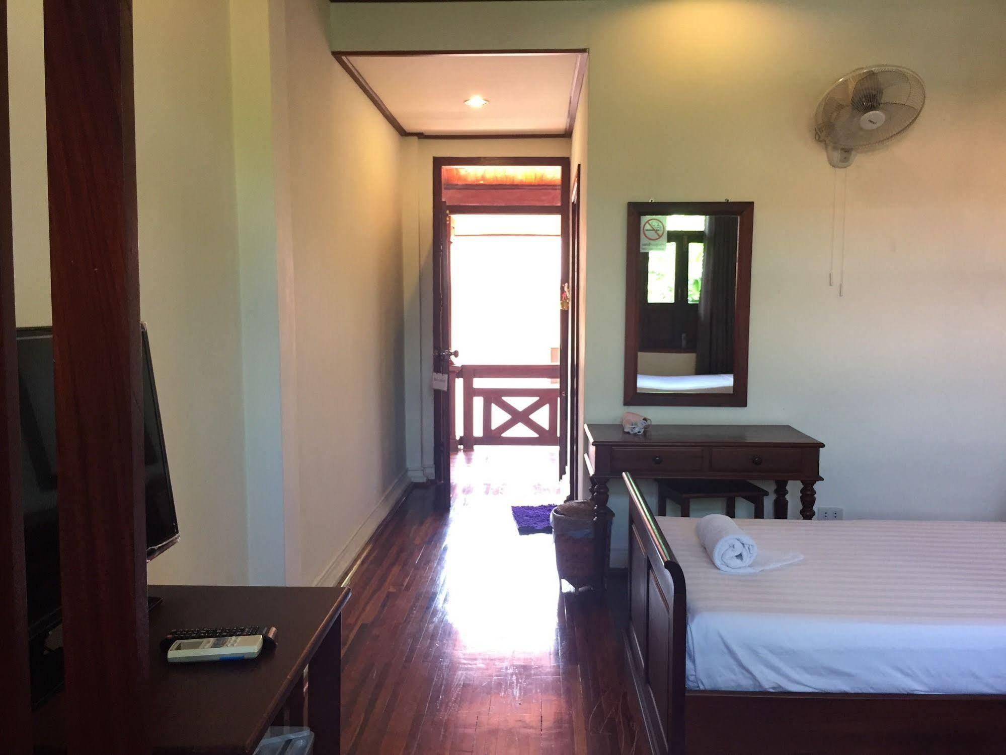 Luang Prabang Maison Vongprachan & Travel Hotel Екстериор снимка