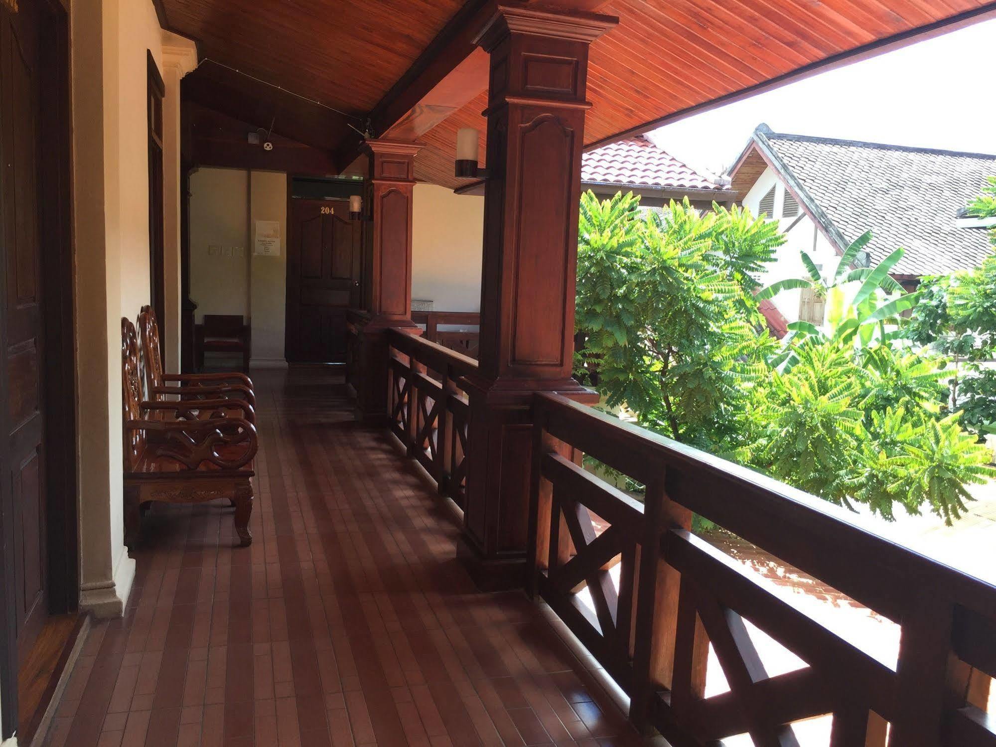 Luang Prabang Maison Vongprachan & Travel Hotel Екстериор снимка